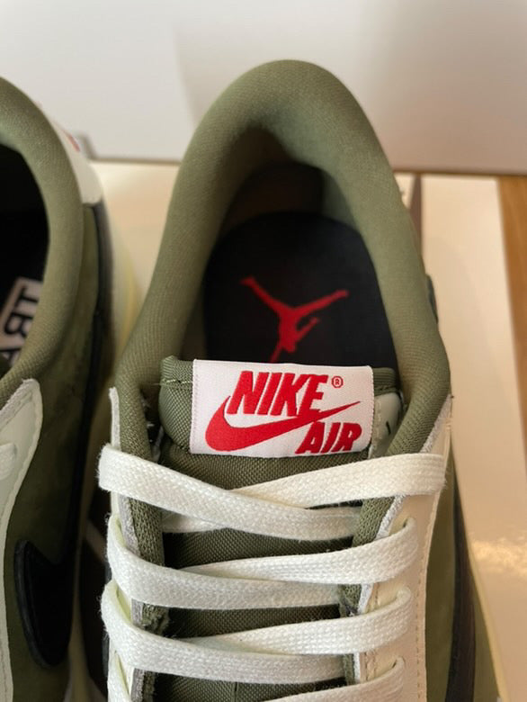 Travis Scott Medium Olive