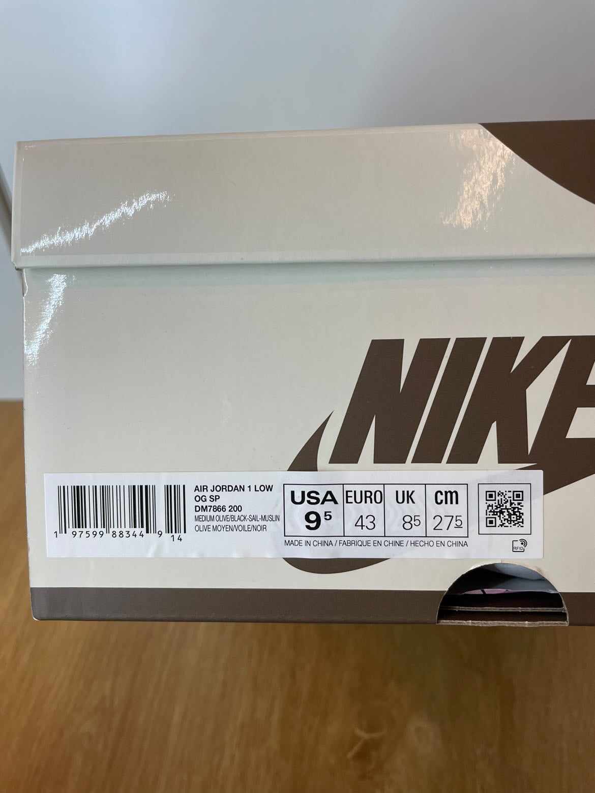 Travis Scott Medium Olive