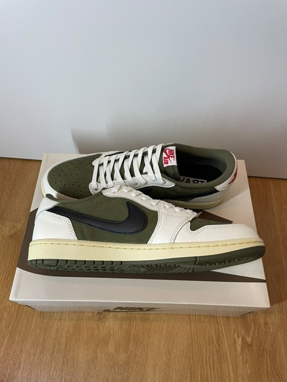 Travis Scott Medium Olive